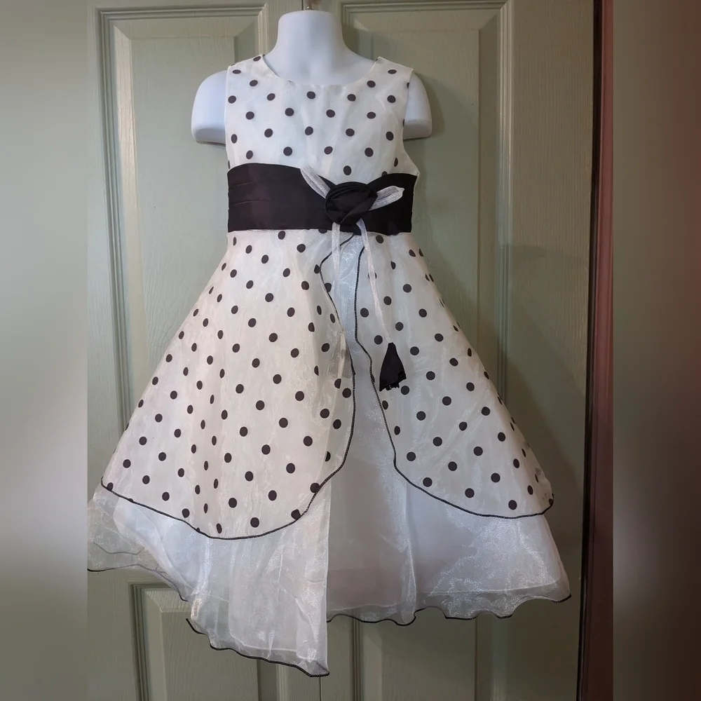 New with Tags Classic Fashion Easter Party Dress, Size 5, B16